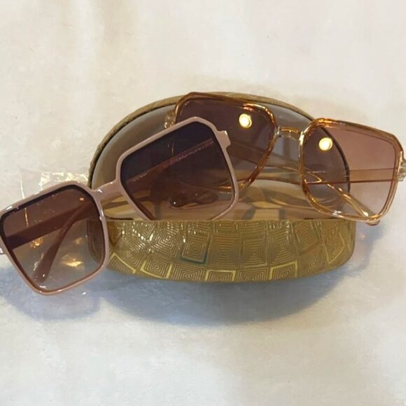 Brand New 2 Pack Of Trending Shades with Matching Case! BRAND NEW - Picture 3 of 4